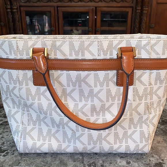 Authentic Michael Kors Handbag - Picture 3 of 5
